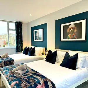 Amazing Large 3 Bedroom - Sleeps 8! Apartment